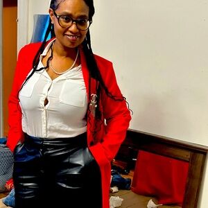 Meet your Posher, Clara